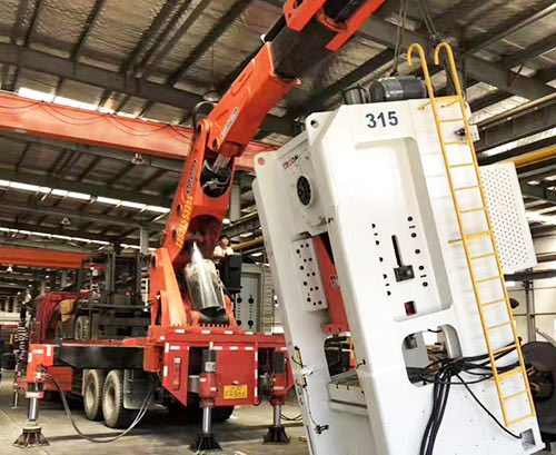 襄州附近随车吊出租，轻松解决运输难题